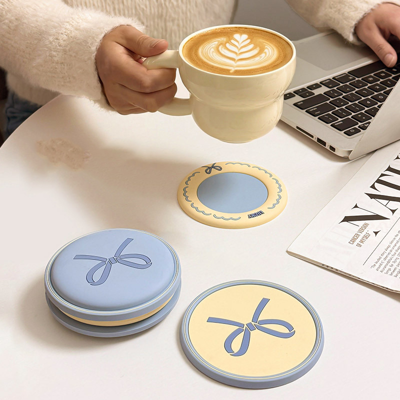 6ピースのかわいい漫画柄滑り止め汚れ防止携帯用プレースマット - Outdoor Furniture Dining のレビューと価格